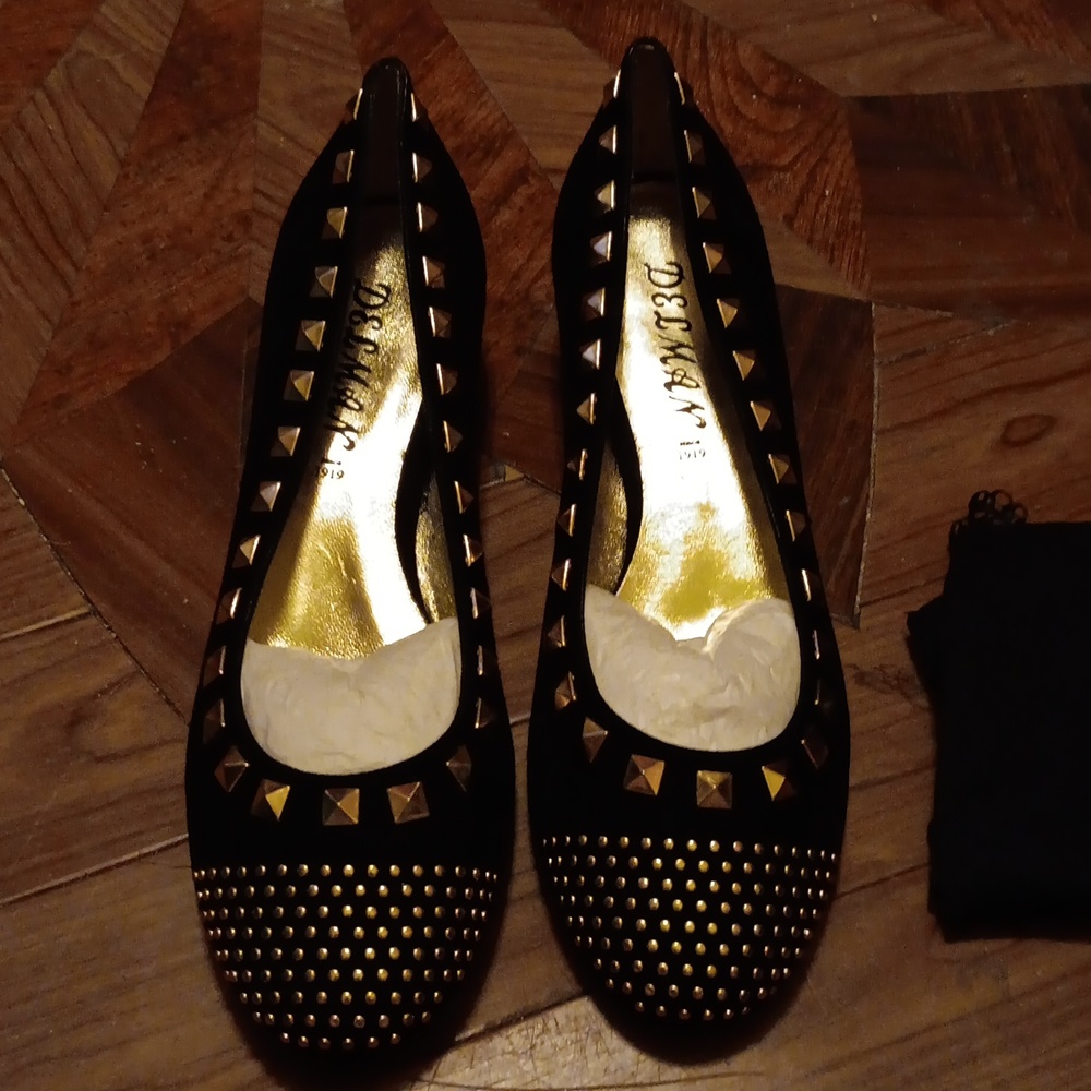 NWOB DELMAN BLACK SUEDE WITH GOLD STUDS 8
